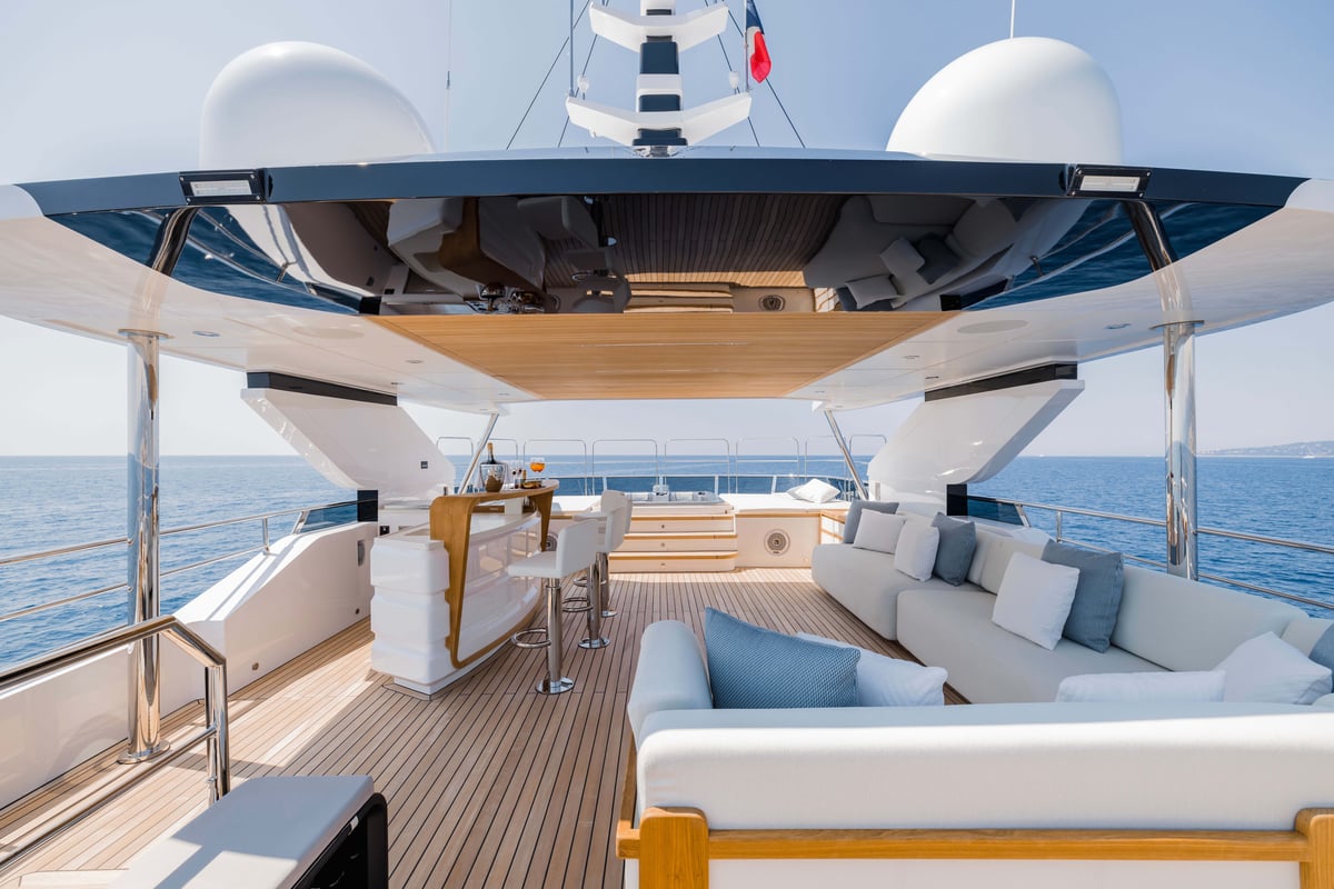 Majesty 120 - Sundeck 2