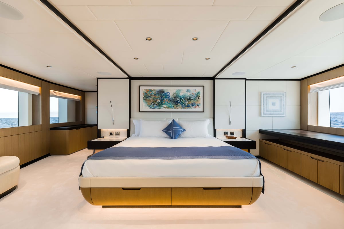 Majesty 120 - Master cabin 1