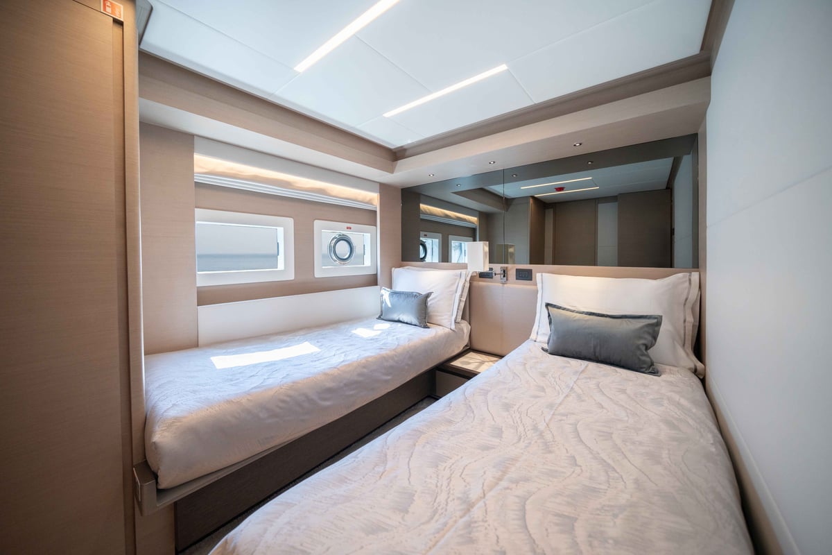 Nomad 75 SUV - Twin Guest Cabin (1)